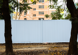 pvc圍擋特點有哪些？旭東鋼構(gòu)圍擋廠家