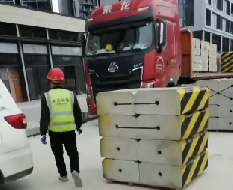 工地圍擋基礎的設計考慮了哪些因素?【旭東圍擋】