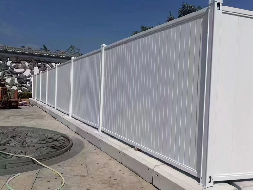 深圳寶安工地500㎡PVC圍擋當(dāng)天送達(dá)，旭東圍擋批發(fā)讓采購更省心！