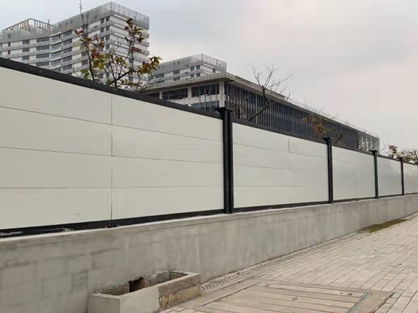 選擇專(zhuān)業(yè)圍擋生產(chǎn)廠(chǎng)家旭東公司